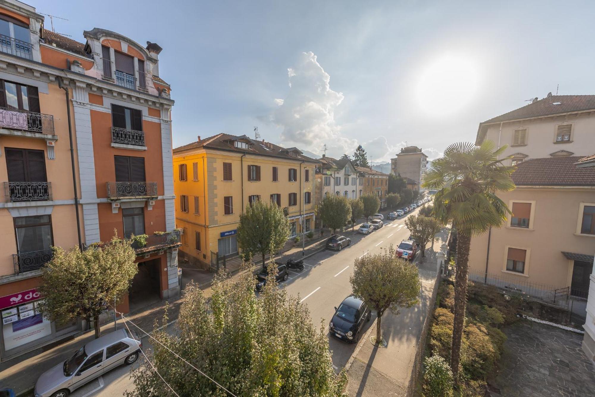 Casa Vacanza Dimora Vincenza Луино Экстерьер фото