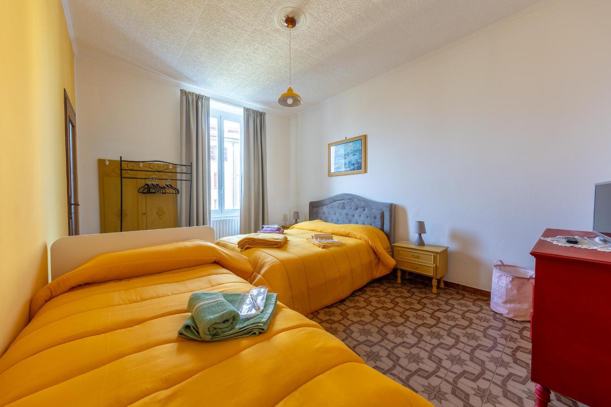 Casa Vacanza Dimora Vincenza Луино Экстерьер фото