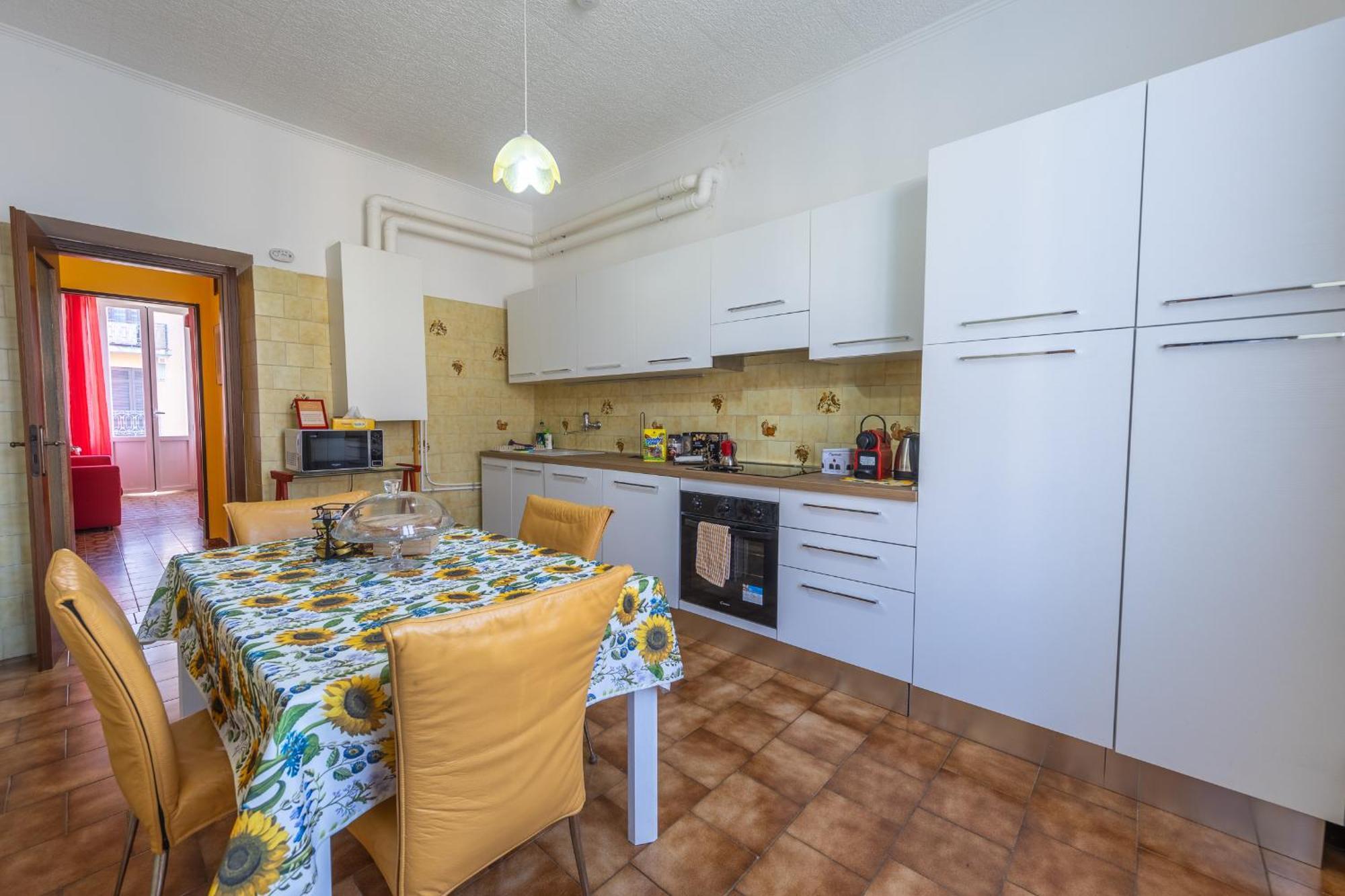 Casa Vacanza Dimora Vincenza Луино Экстерьер фото