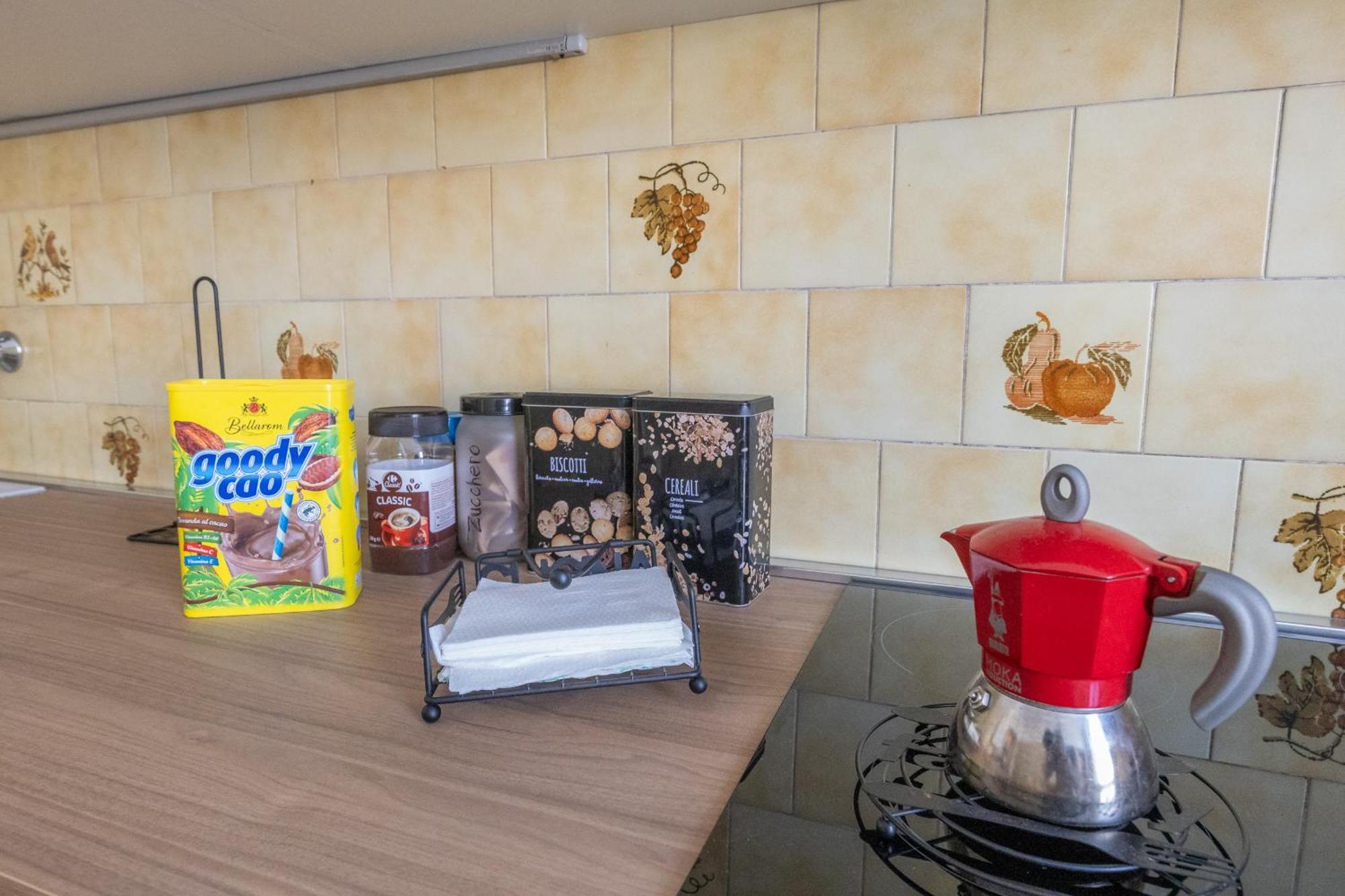 Casa Vacanza Dimora Vincenza Луино Экстерьер фото