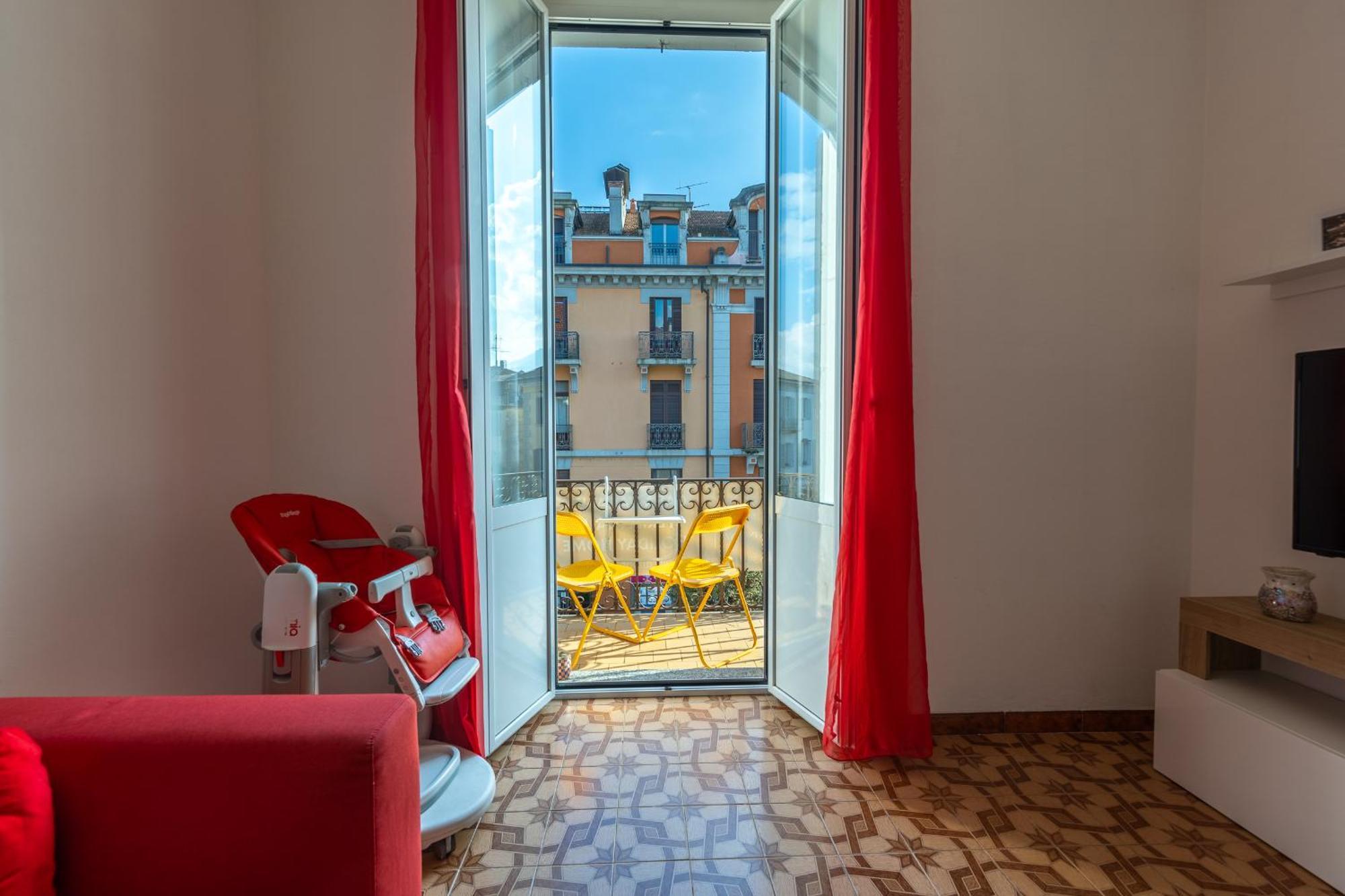 Casa Vacanza Dimora Vincenza Луино Экстерьер фото