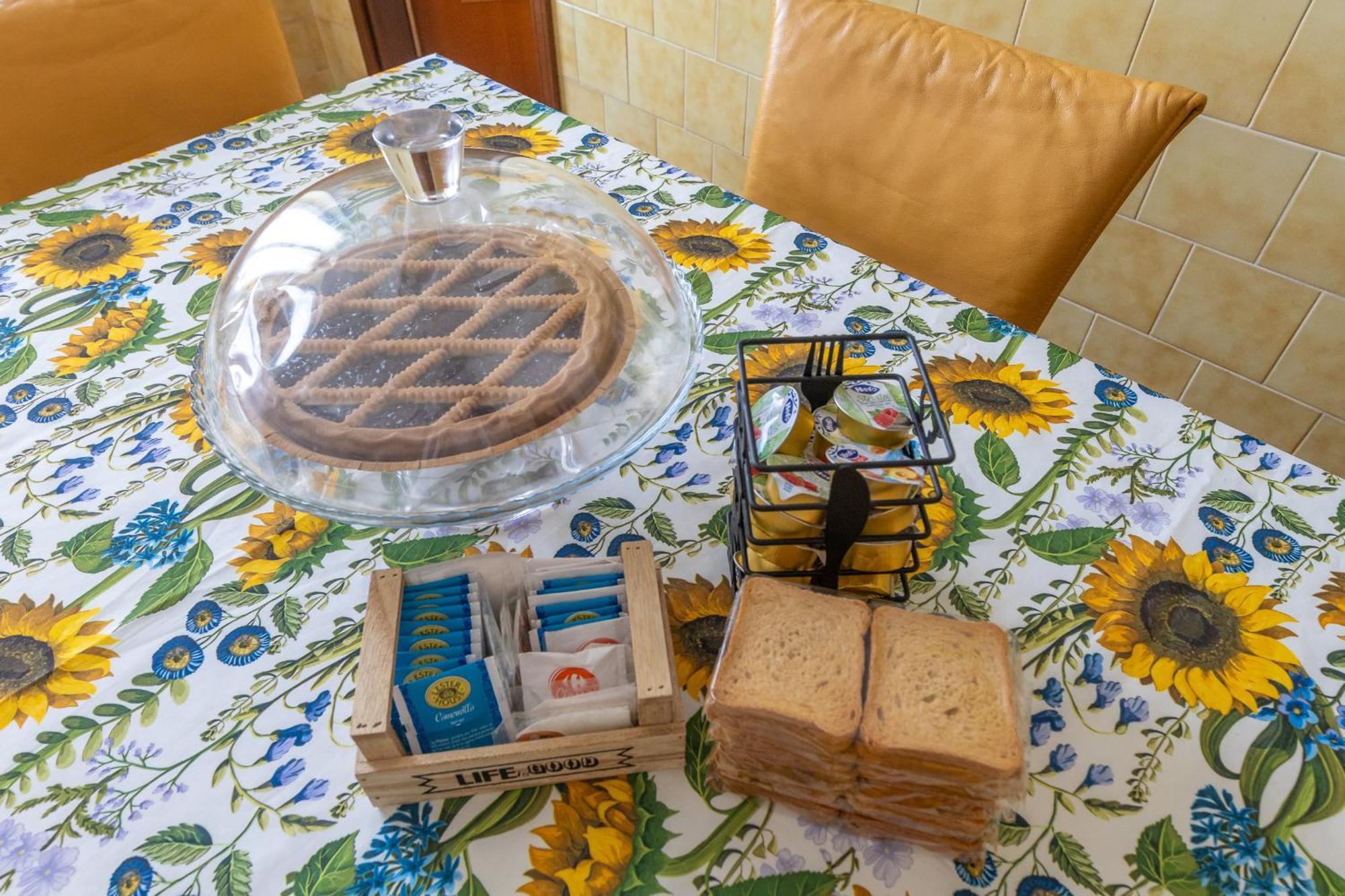 Casa Vacanza Dimora Vincenza Луино Экстерьер фото